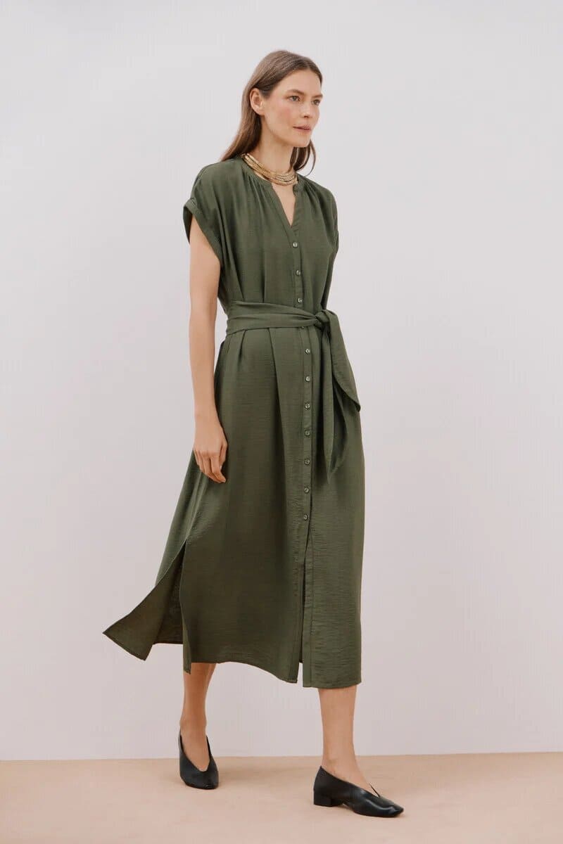 Vestido largo con cinturón de Cortefiel