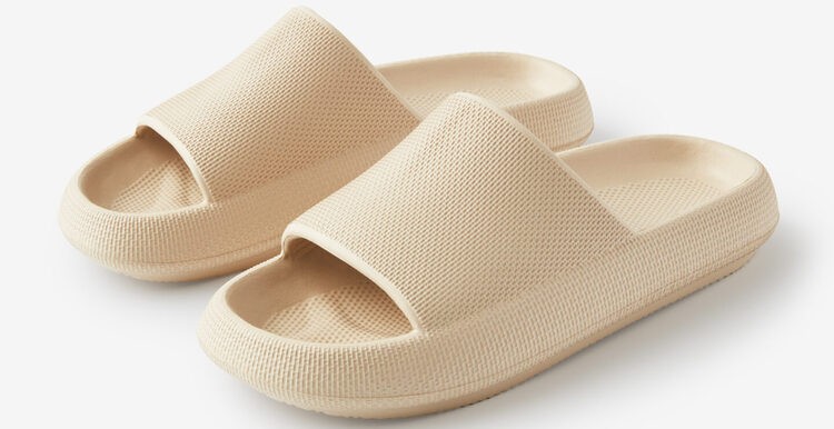 Chanclas de piscina beiges