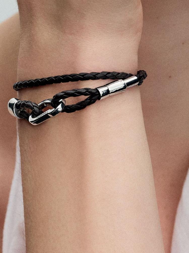 Pulsera Pandora Moments en Cuero Trenzado Doble Marrón de Pandora