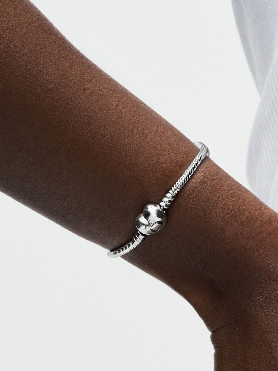Pulsera Diseño Cadena de Serpiente y Corazón de Moments