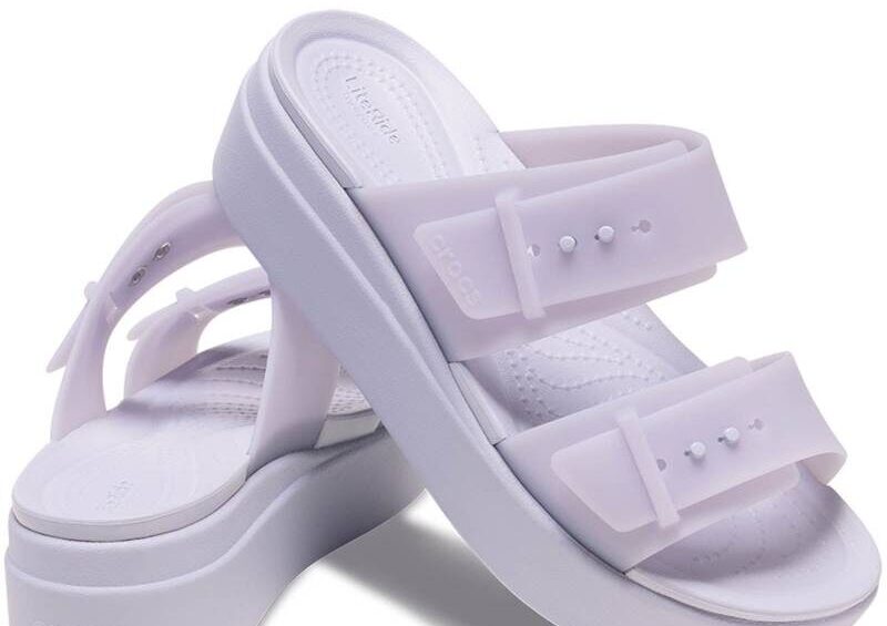 Sandalias con cuña de mujer Brooklyn Buckle Frosted W de Crocs