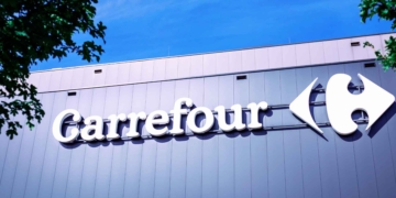 Carrefour conjunto jardín