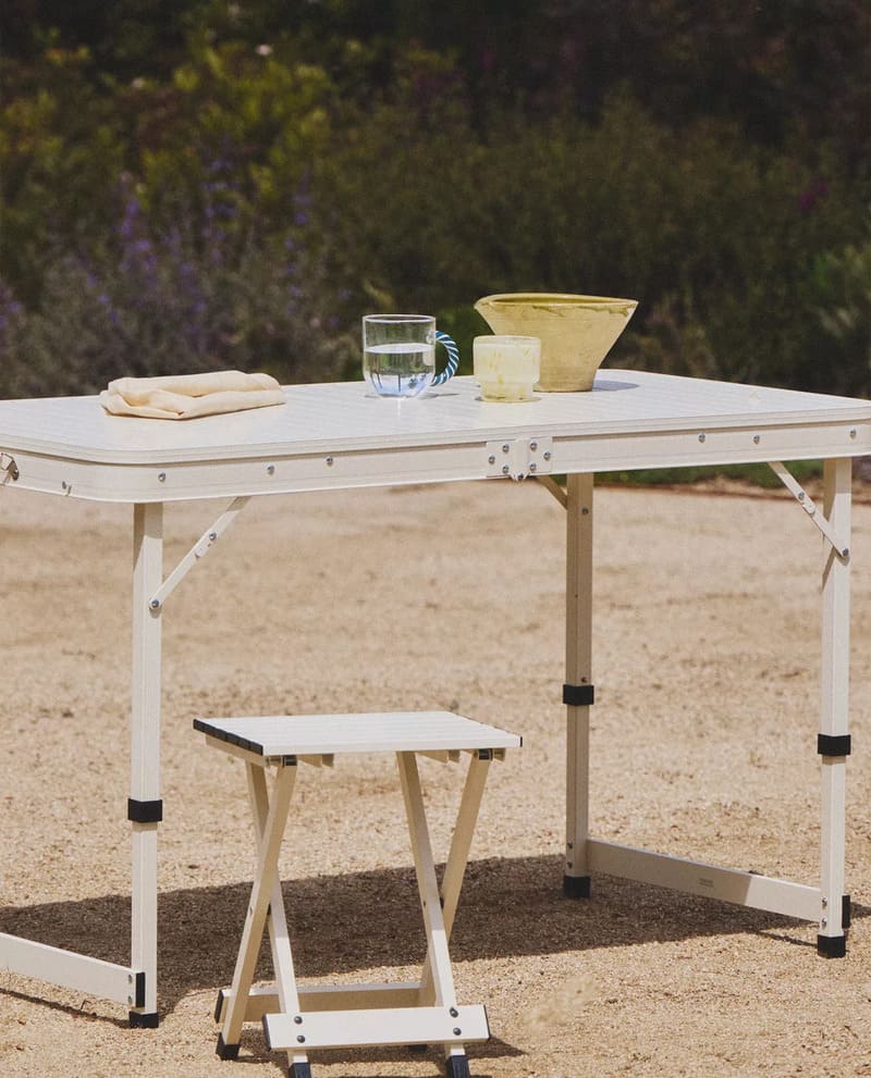 SET MESA TABURETES PLEGABLES PLAYA DE ZARA HOME